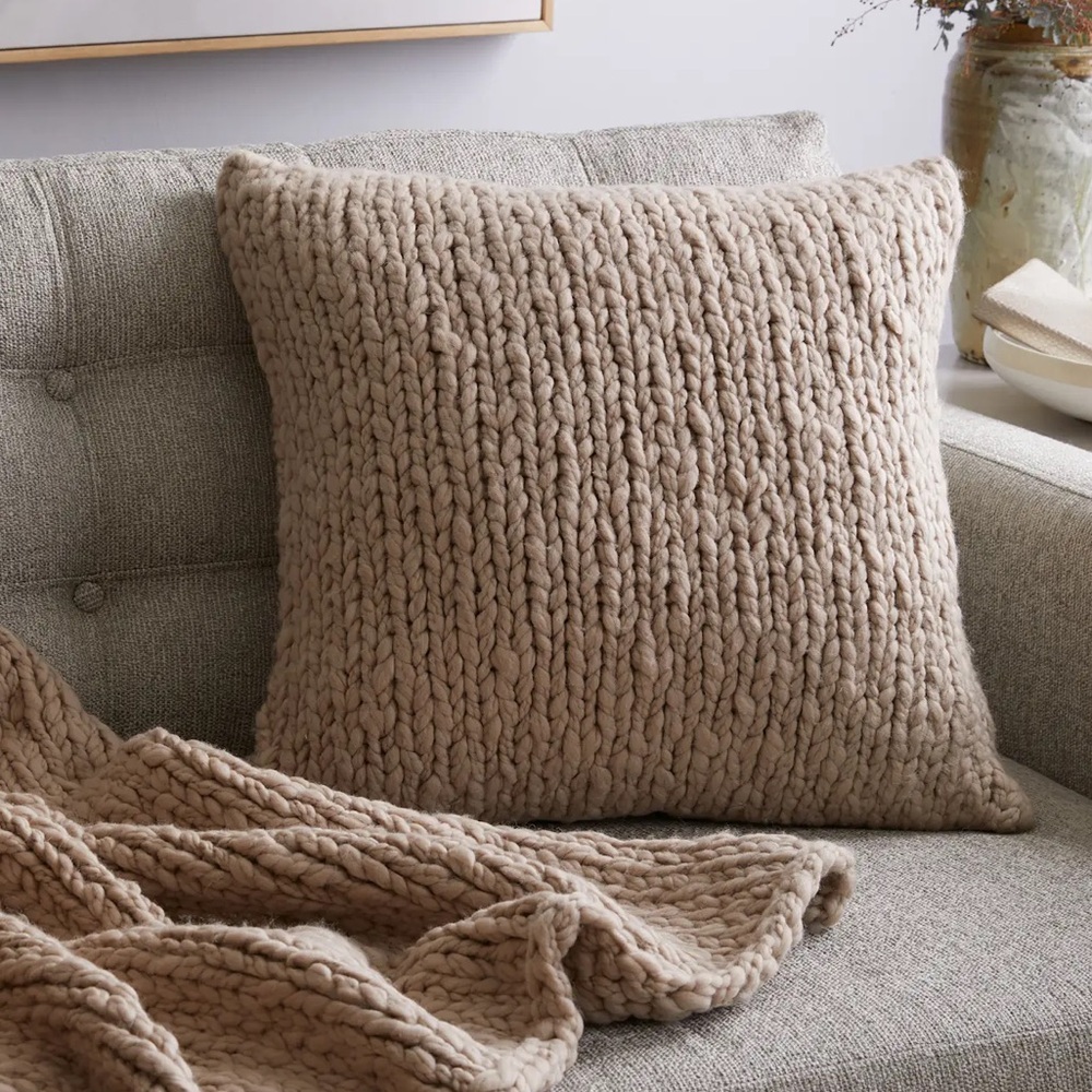 NWT QUINCE Chunky Hand Knit Wool Pillow Cover 6159 - Picture 3 of 8